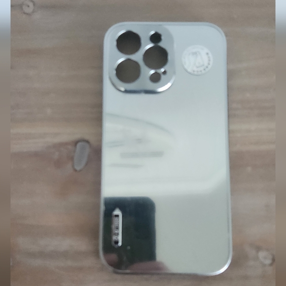 📱 iPhone 14 Pro Max Metal Luxury Case – Silver Polished Finish, NEW - Picture 6 of 10